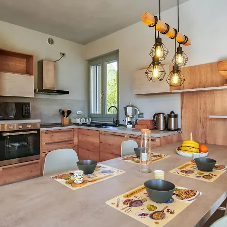 Nyaraló Lusi By Interhome *
